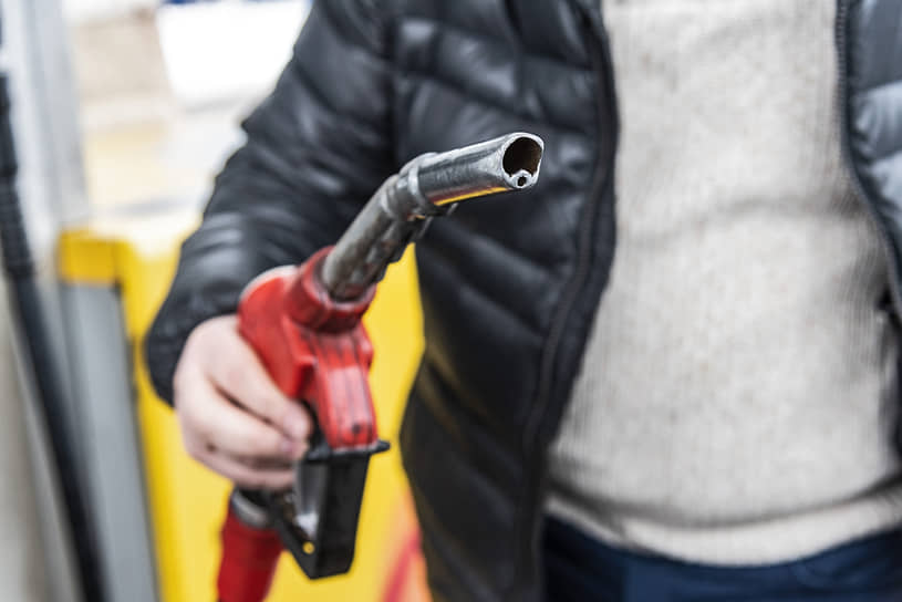 Бензин в России дешевеет из-за экспортных ограничений
